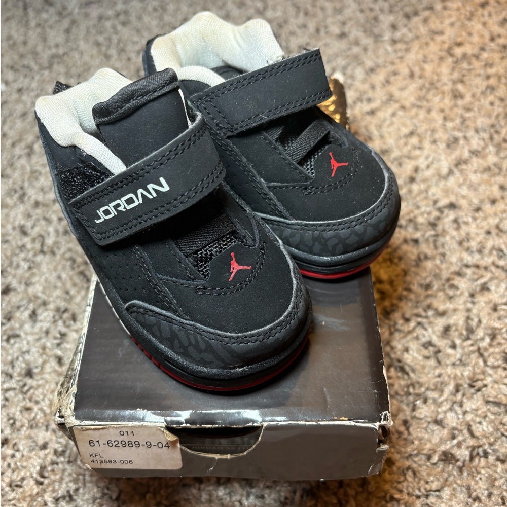 Jordan Kids Black and Red Sneakers 3c Toddler Size - Picture 2 of 3